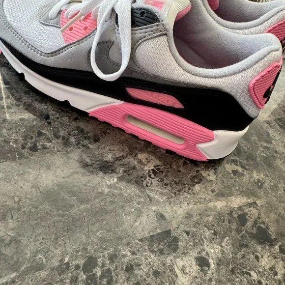 LIKE NEW‼️‼️
Nike Women's Air Max Sneakers - Gray and Pink - Picture 4 of 8